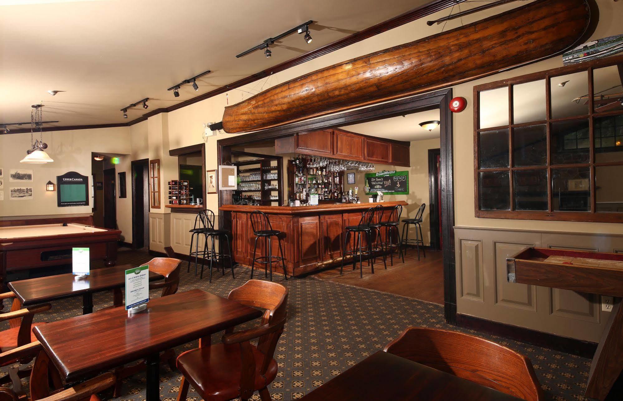 Sir Sam'S Inn & Spa (Adults Only) Haliburton Exterior foto